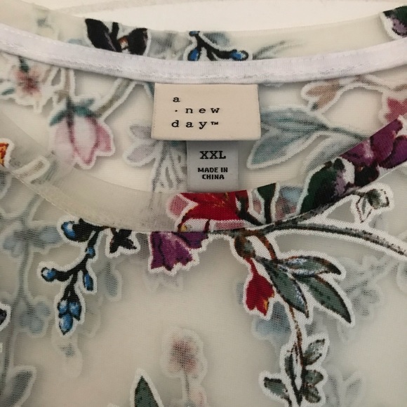 Floral Transparent Top - Picture 4 of 5